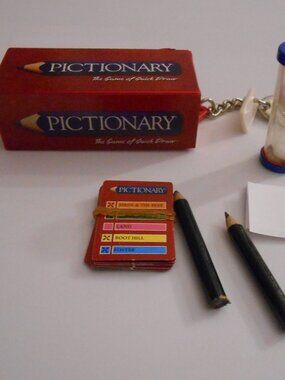 Vintage (2002) Pictionary Game Keychain, Complete, Board Games, Toys, Retro